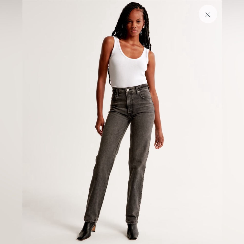 Abercrombie & Fitch - Ultra High Rise 90s Straight Jean - Size 28 Long